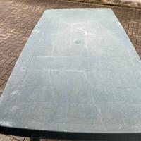 Tavolo da giardino piu sei sedie