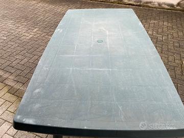 Tavolo da giardino piu sei sedie