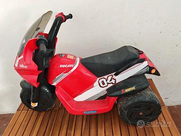 moto giocattolo con batteria nuova + batteria new