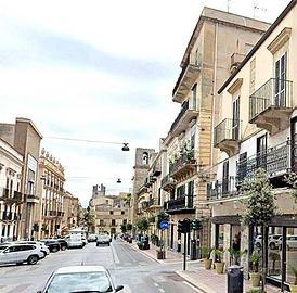 Prestigioso Appartamento di 245 mq in Centro