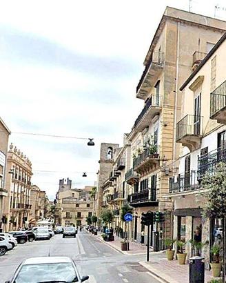 Prestigioso Appartamento di 245 mq in Centro