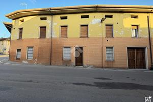 2 LOCALI A CALCINATO