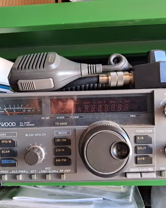 Kenwood TS-680S Base HF+6m Multimodo 100W