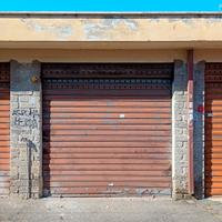 Garage 16 mq con Serranda elettrica