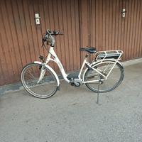 Bici da donna elettrica con cambio originale