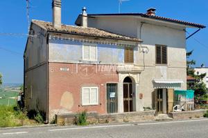 CIELO TERRA SU DUE LIVELLI DA RISTRUTTURARE CON GI