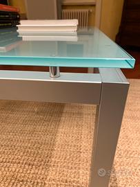 Tavolino acciaio e vetro