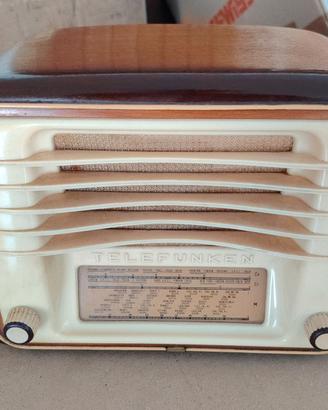 RADIO VINTAGE VALVOLE MIGNONETTE TELEFUNKEN