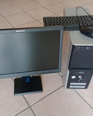 Pc Desktop per ufficio pronto all'uso
