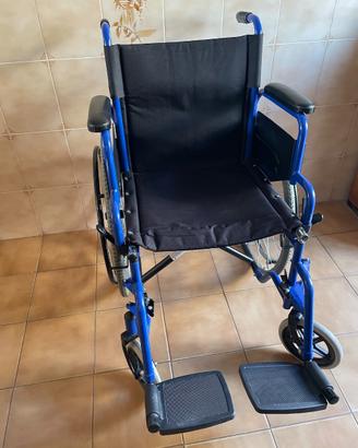 Sedia a rotelle pieghevole