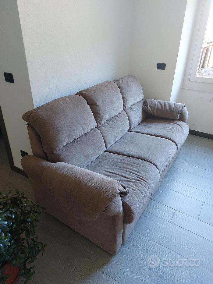 Divano posti Mobili usati