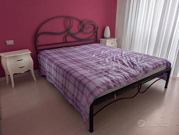Letto Matrimoniale in  ferro completo di materasso