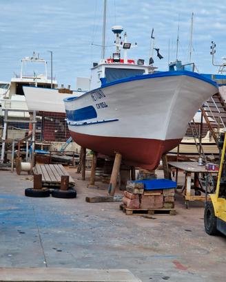barca da pesca con licenza 