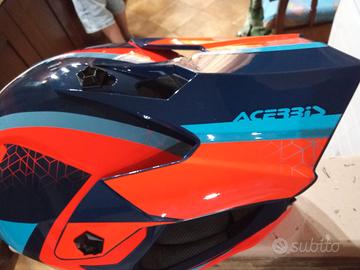 casco per moto cross 