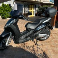 Peugeot Geopolis 300