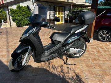 Peugeot Geopolis 300