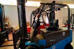 Carrello elevatore elettrico 4 ruote marca HanseLi
