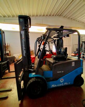 Carrello elevatore elettrico 4 ruote marca HanseLi