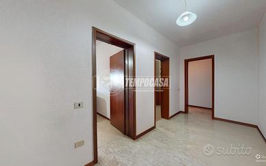 RIF A002: luminoso quadrilocale in contesto condom