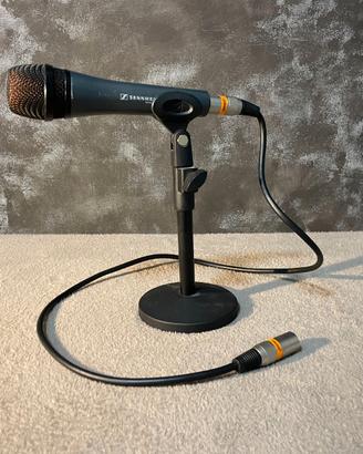 Sennheiser e835
