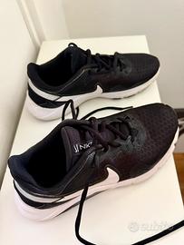 Scarpe da ginnastica Nike Legend Essential 2 nere