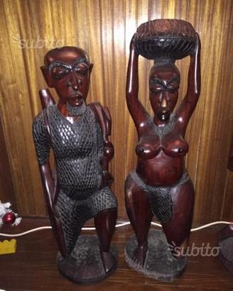 Statue in legno africane