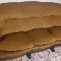 divano e due poltrone