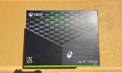 Xbox Series X 1TB Lettore Disco più Halo 5 disco