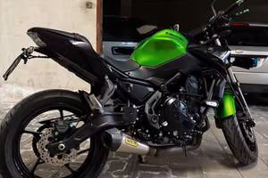 Kawasaki Z650 2020 – 7.000 km – Arrow + Accessori