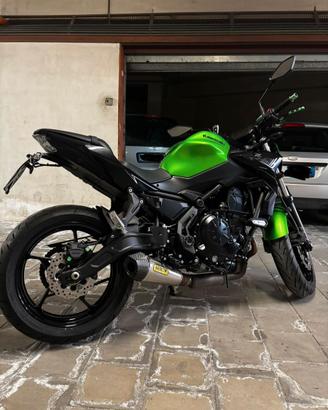 Kawasaki Z650 2020 – 7.000 km – Arrow + Accessori
