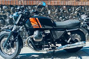 Guzzi V7II SPECIAL 2015