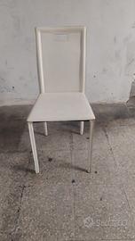 sedie rivestite in similpelle