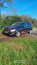 Macchina usata con caratteristiche sportive