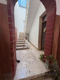 Casa indipendente con giardinetto