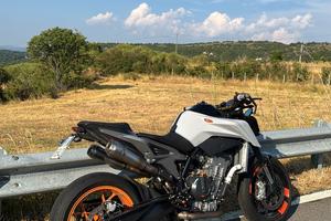 Ktm duke 790