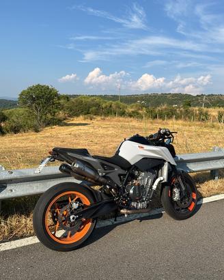 Ktm duke 790