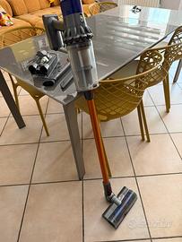 Dyson V10