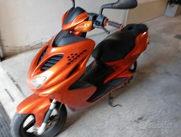 Yamaha Aerox 50 -