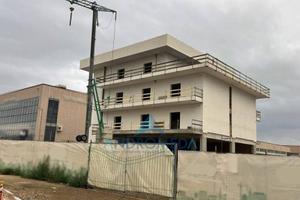Immobile di 300 m² con più di 5 locali a Marcianis