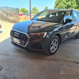 AUDI Q3 35 TDI Business