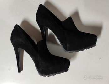 Décolleté Guess in pelle scamosciata nera. M 38