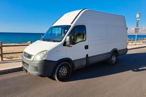 IVECO DAILY 35S18 FURGONE