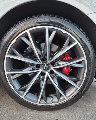 4 cerchi con gomme invernali Maserati Ghibli
