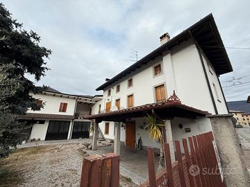 Casale indipendente a Torreano