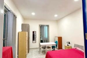 Camera singola a studentessa