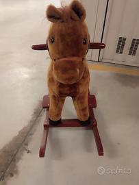 Cavallo a dondolo
