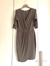 Abito elegante nuovo