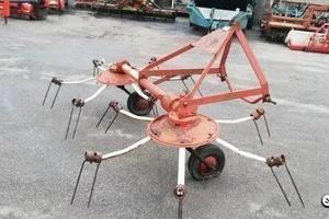 girello per fieno a due giranti larghezza 1,60m