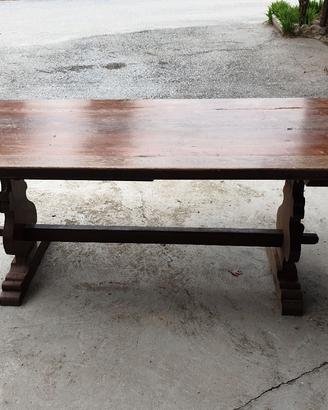 tavolo in legno massiccio 