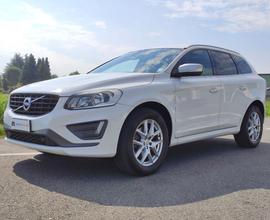 VOLVO XC60 D3 Geartronic R-design Momentum Uffic